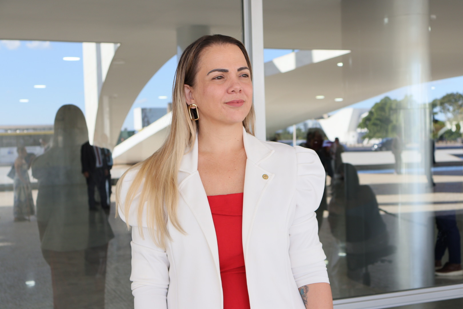 foto de capa da notícia com o título Mais diálogo e políticas públicas para a pesca artesanal, reivindica deputada Cláudia de Jesus