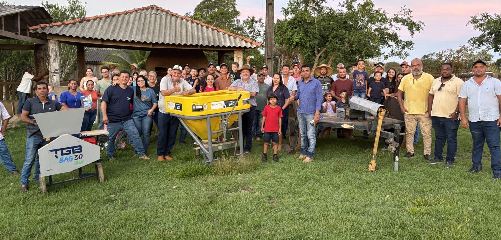 foto de capa da notícia com o título Associação rural de Ariquemes recebe implementos agrícolas com apoio do deputado Pedro Fernandes