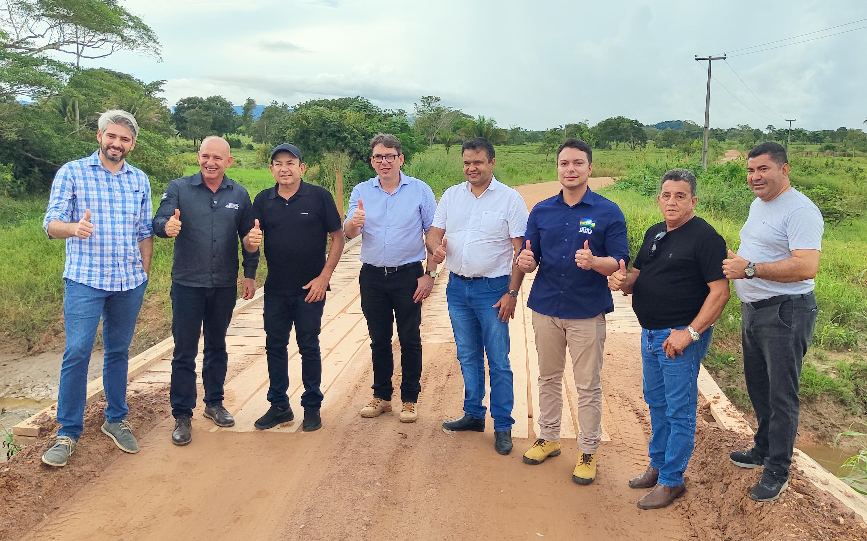 foto da notícia com o título Ezequiel Neiva anuncia a liberação de R$ 700 mil para ponte mista em concreto e aço sobre o Rio Tari, e Jaru