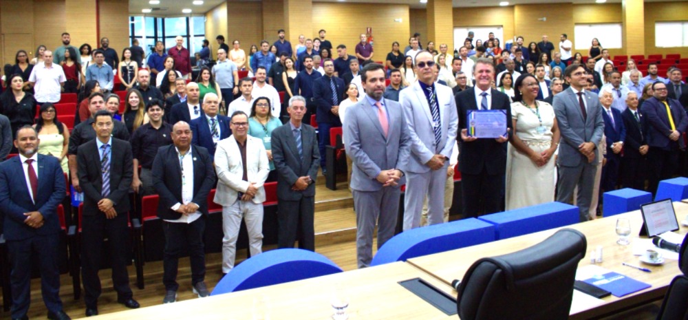 foto de capa da notícia com o título Assembleia Legislativa homenageia os 41 anos do CRECI-RO em sessão solene