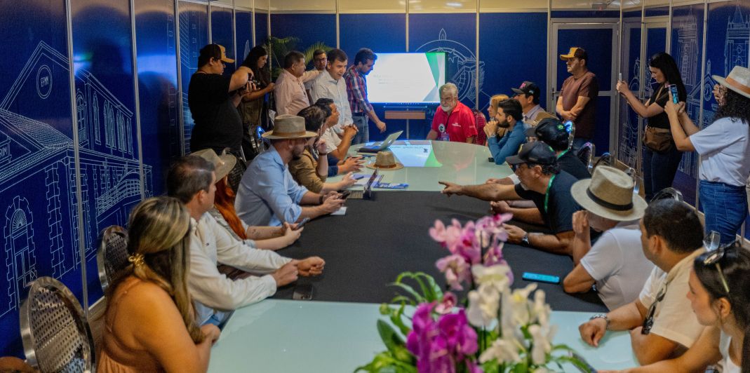 foto de capa da notícia com o título Alero debate rotas internacionais para escoamento da produção na Rondônia Rural Show Internacional
