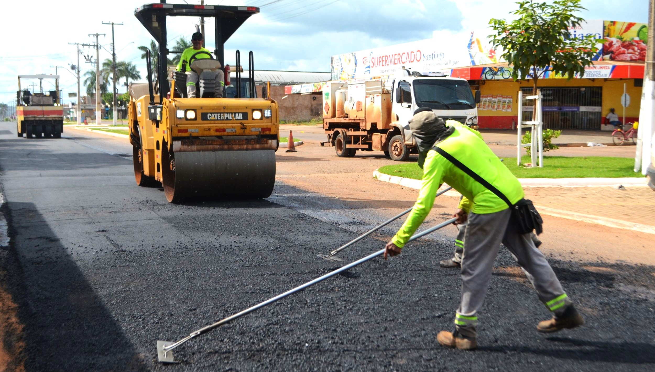 foto de capa da notícia com o título Ezequiel Neiva destaca transformação urbana com obras de recapeamento em Cerejeiras
