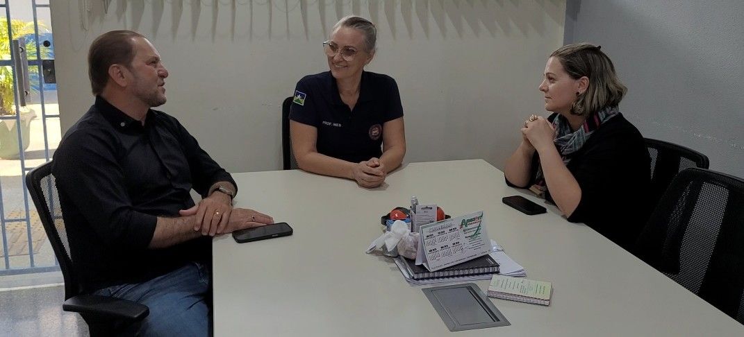foto da notícia com o título Escolas de Vilhena recebem apoio de Cirone Deiró