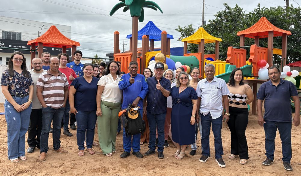 foto de capa da notícia com o título Escola de Rolim de Moura recebe playground com emenda do deputado Pedro Fernandes