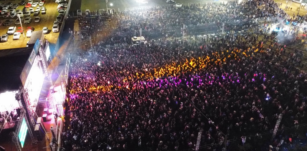 foto de capa da notícia com o título Emenda parlamentar garante entrada gratuita para 30 mil pessoas na Expobur 2025