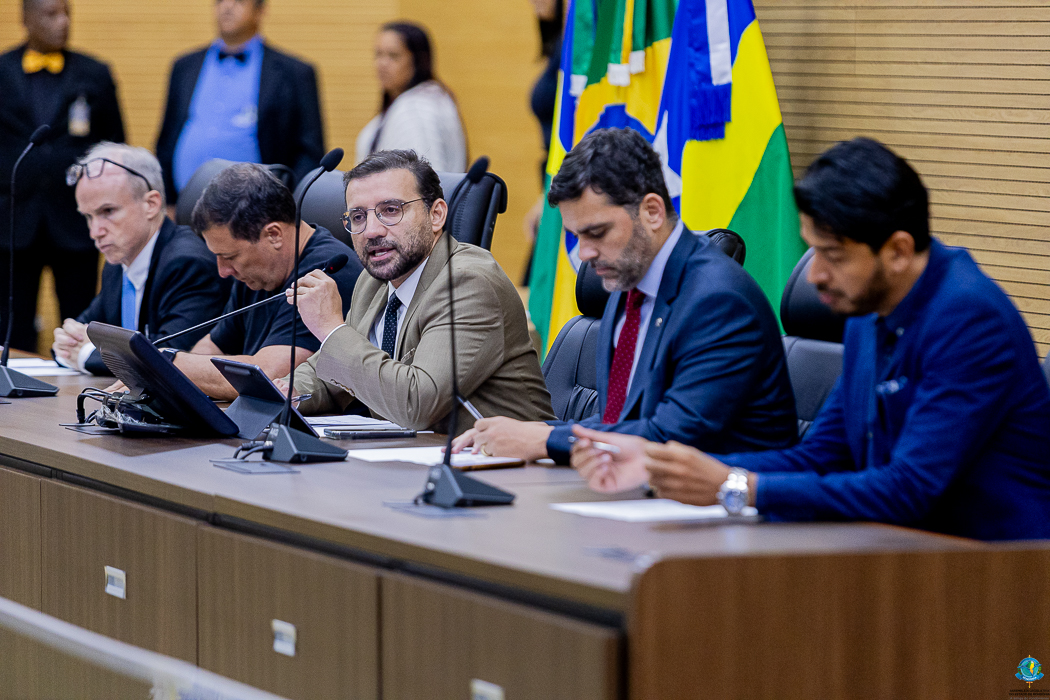 foto da notícia com o título Audiência proposta por Ribeiro do Sinpol debate regularização fundiária na Alero