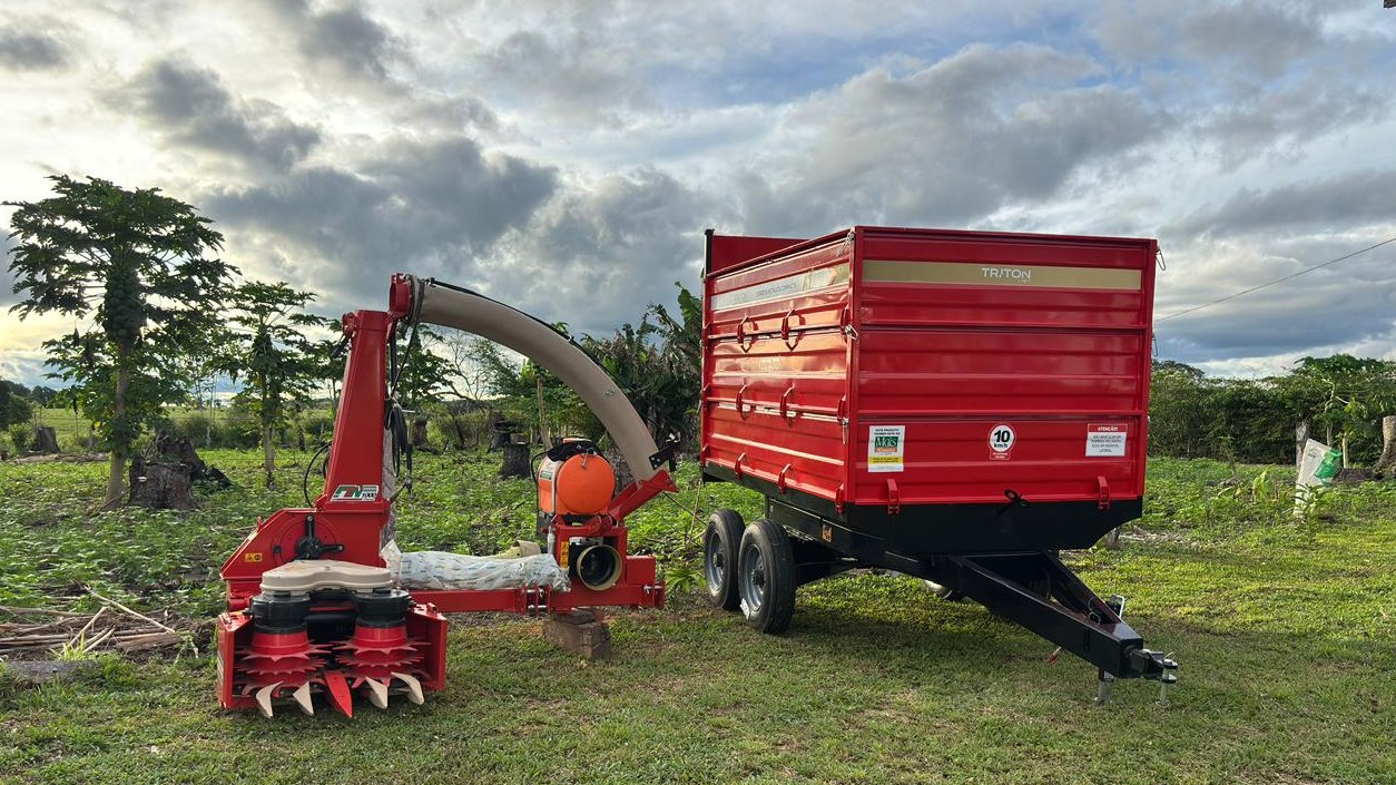 foto da notícia com o título Alan Queiroz viabiliza implementos agrícolas e fortalece produção em Ji-Paraná
