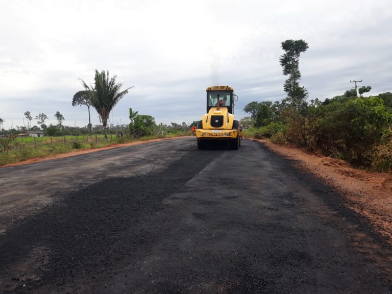 foto da notícia com o título Deputado Alex Redano solicita operação tapa-buracos na RO-257 entre Ariquemes e o distrito do 5º BEC