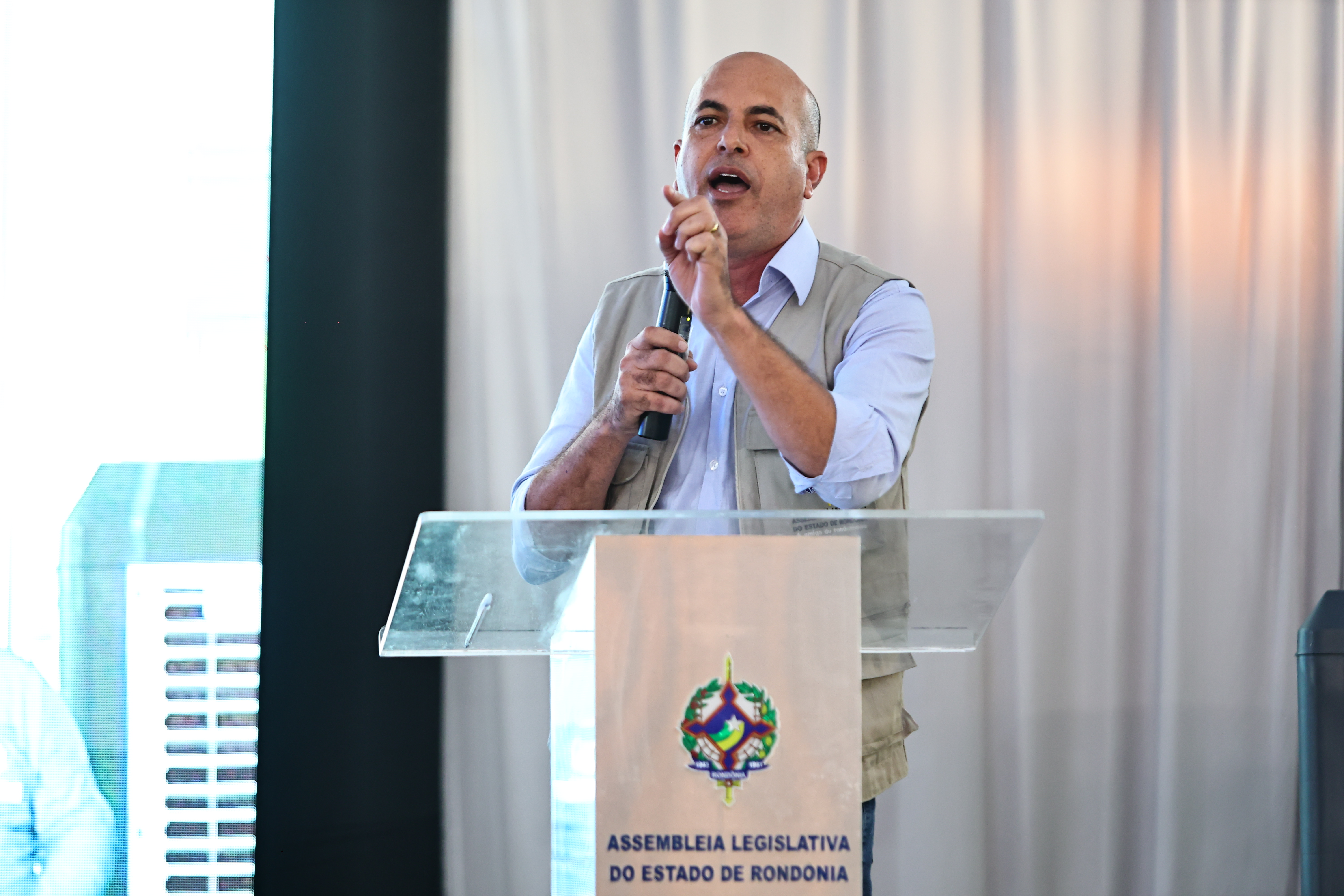 foto da notícia com o título Deputado Ismael Crispin denuncia multas milionárias e cobra regras claras para quem produz em Rondônia