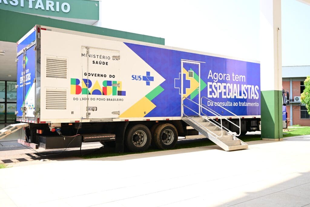 foto da notícia com o título Em indicação, Cláudia de Jesus articula inclusão de municípios no programa Agora Tem Especialistas