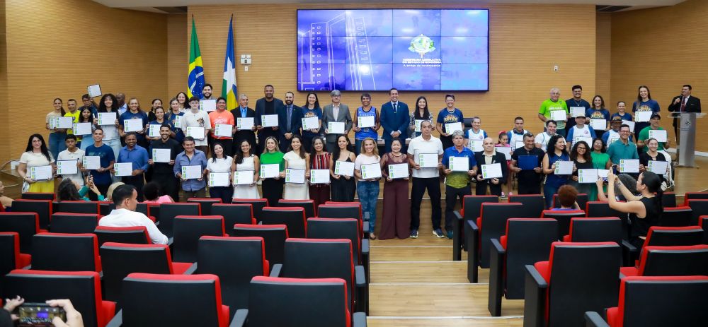 foto da notícia com o título Sessão proposta por Eyder Brasil homenageia mais de 170 atletas rondonienses na Assembleia