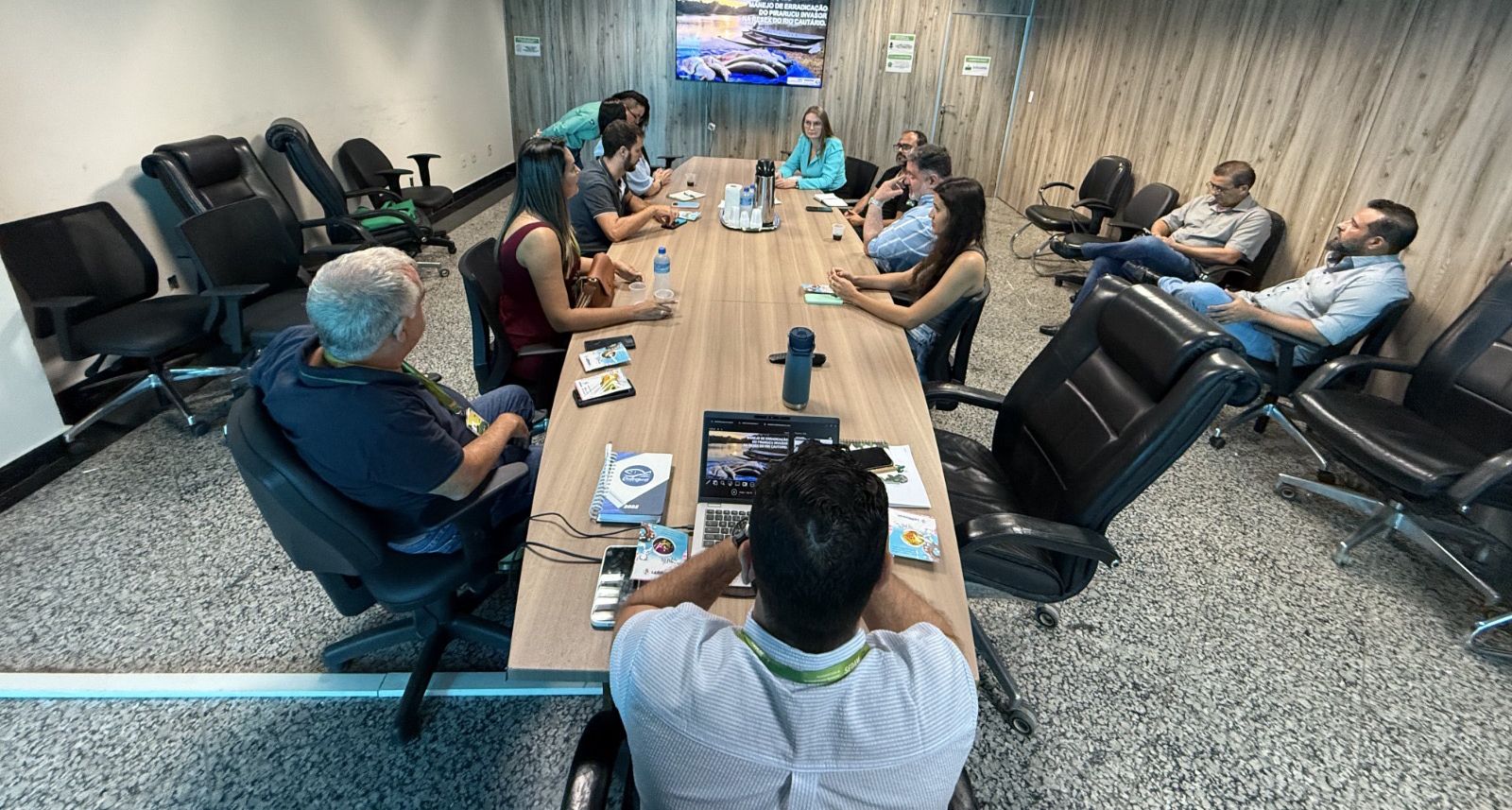 foto da notícia com o título Estudo viabilizado por emenda da deputada Gislaine Lebrinha resulta na liberação pelo Ibama da pesca do pirarucu invasor em Rondônia