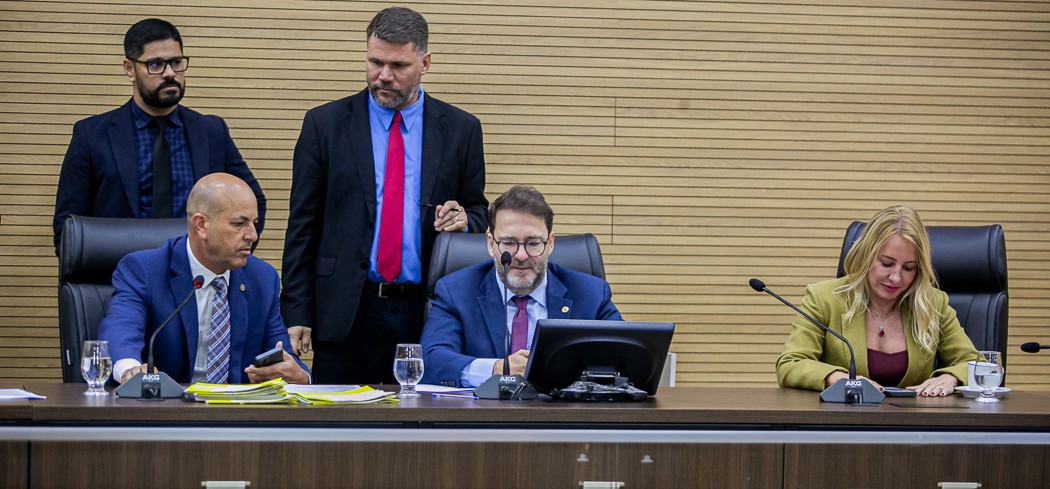 foto de capa da notícia com o título Assembleia aprova benefícios e crédito suplementar para valorização de servidores do MPRO