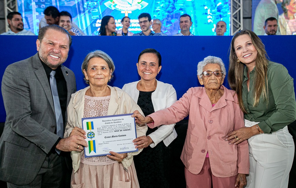 foto de capa da notícia com o título Cirone Deiró promove sessão solene e homenageia personalidades que constroem o desenvolvimento de Rondônia durante a 4ª Cafecau