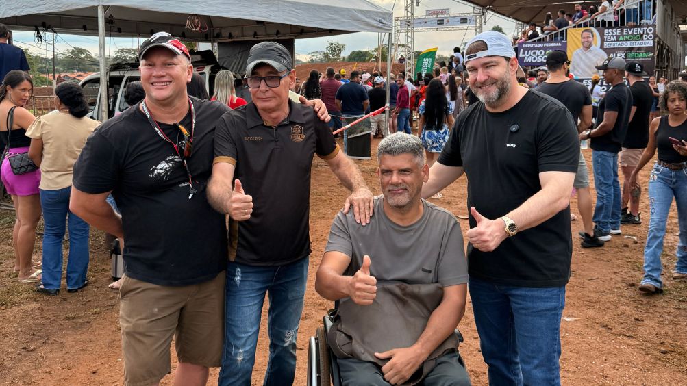 foto de capa da notícia com o título Presidente da Alero prestigia aniversário de Ouro Preto durante etapa estadual de Motocross