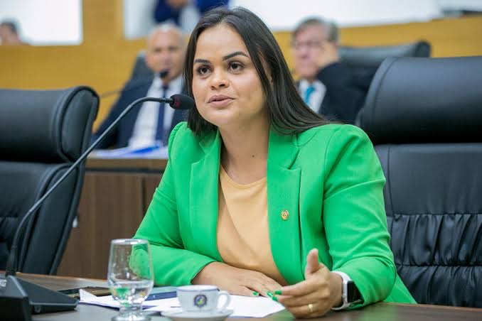 foto de capa da notícia com o título Mais agilidade no atendimento: Dra. Taíssa destina recursos para motocicletas que beneficiarão os Agentes Comunitários de Saúde em Guajará-Mirim