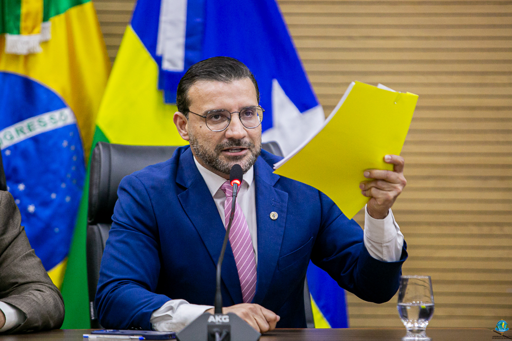 foto de capa da notícia com o título Deputado Ribeiro do Sinpol propõe audiência pública para discutir situação fundiária em bairros de Porto Velho