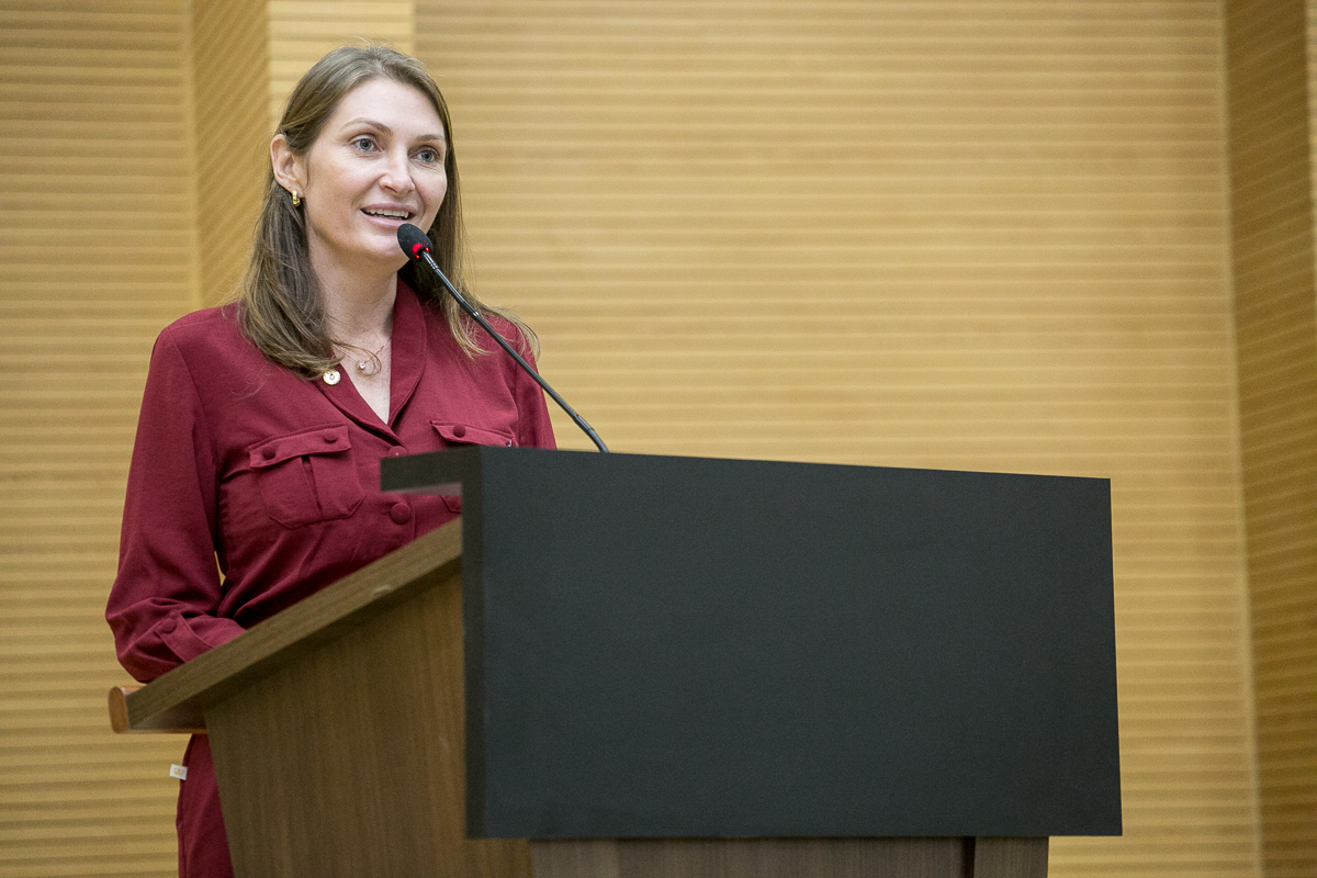 foto de capa da notícia com o título Gislaine Lebrinha assegura emenda no valor de R$ 500 mil para Castanheiras