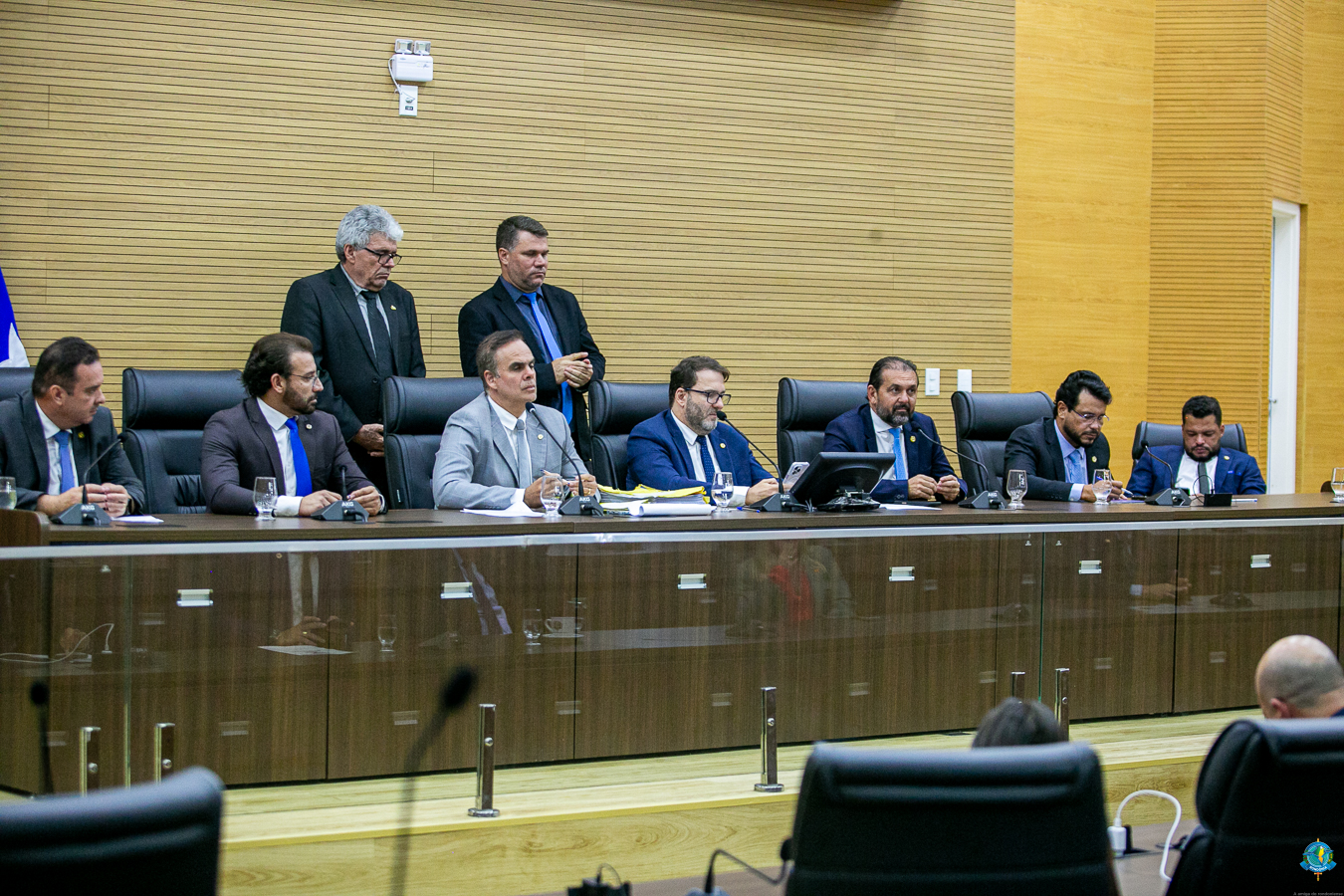 foto de capa da notícia com o título Deputados aprovam recomposição salarial para servidores da Sepog