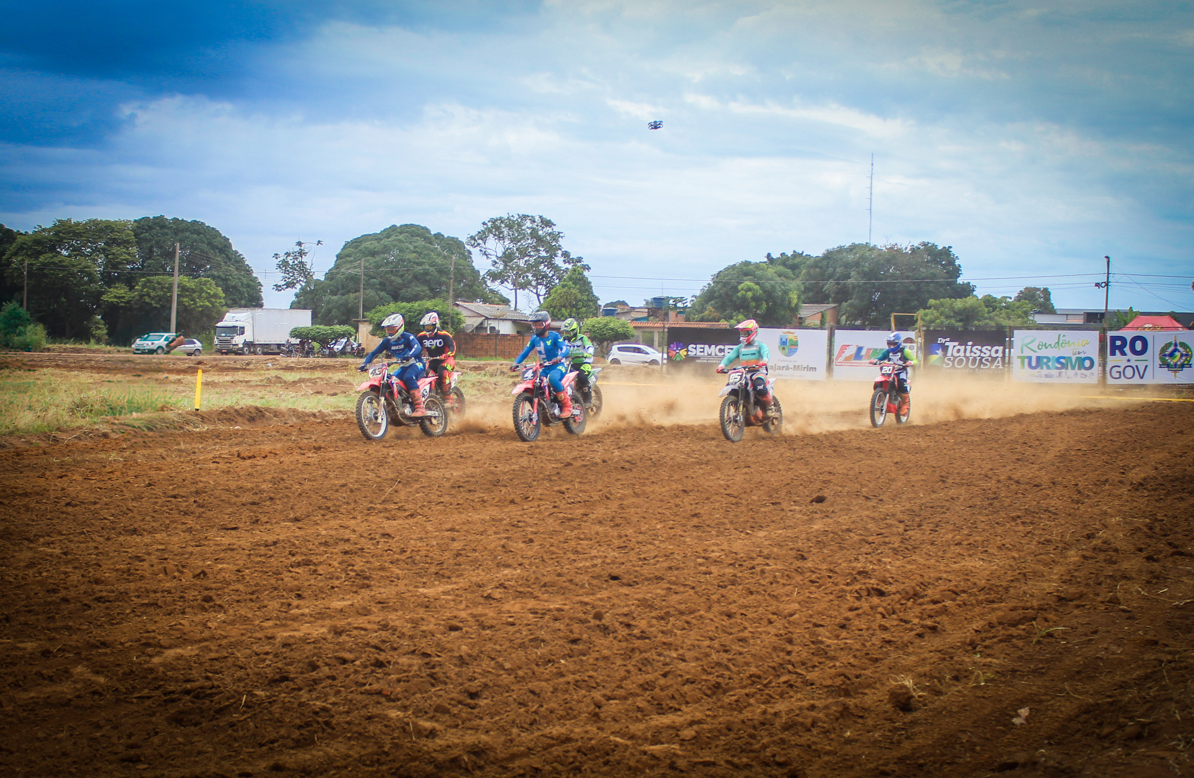 foto de capa da notícia com o título Guajará-Mirim recebe primeira etapa do Campeonato Regional Norte de Motocross