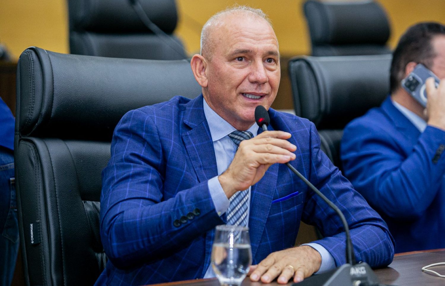 foto de capa da notícia com o título Assentamento Tiago Campin, em Nova Mamoré, terá ambulância após compromisso firmado pelo deputado Ezequiel Neiva