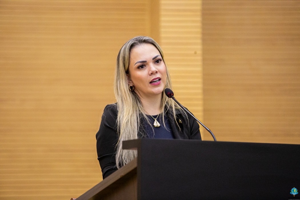 foto da notícia com o título “Combate ao feminicídio precisa ser permanente”, afirma Cláudia de Jesus