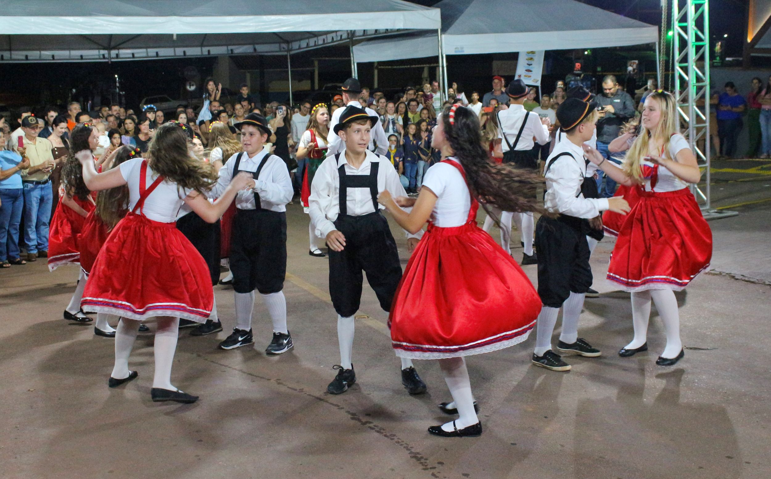 foto de capa da notícia com o título Pomeranos reforçam identidade cultural em Espigão do Oeste