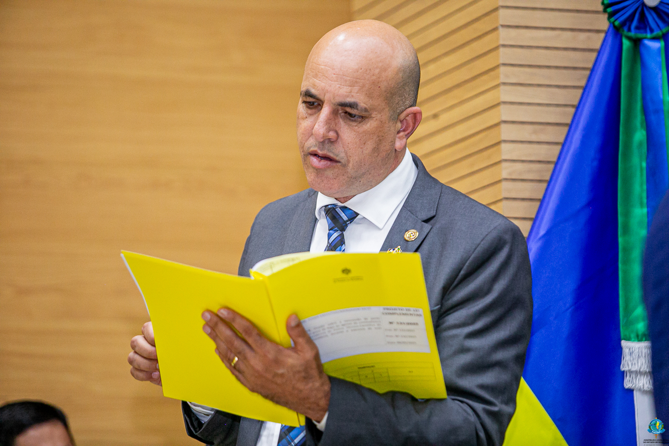foto da notícia com o título Lei de Ismael Crispin declara Liga de Amadores Brasileiros de Rádio como Utilidade Pública
