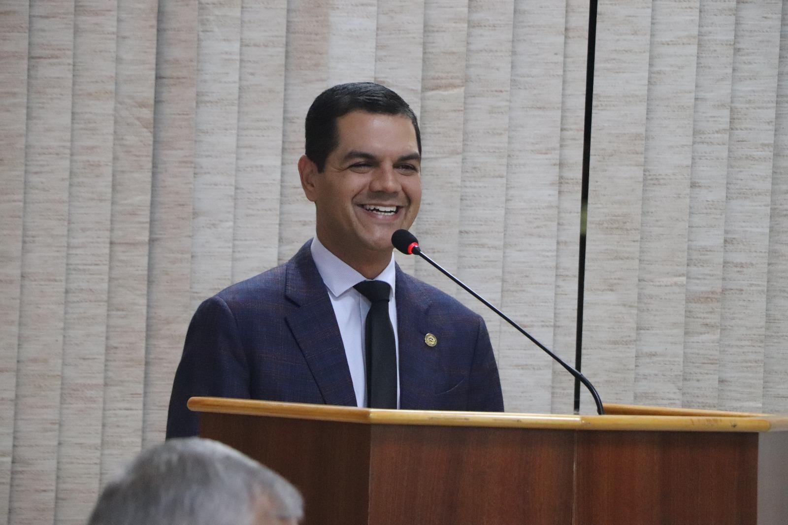 Deputado Cássio Gois participa de sessão na Câmara de Espigão do Oeste e destaca ações do mandato