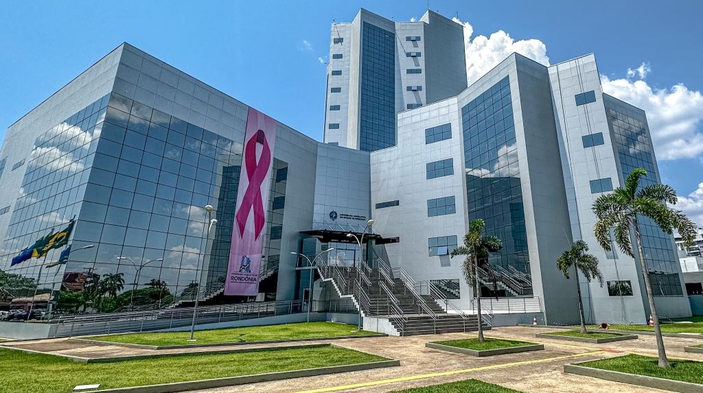 foto da notícia com o título Outubro Rosa reforça prevenção e atuação da Alero na saúde pública