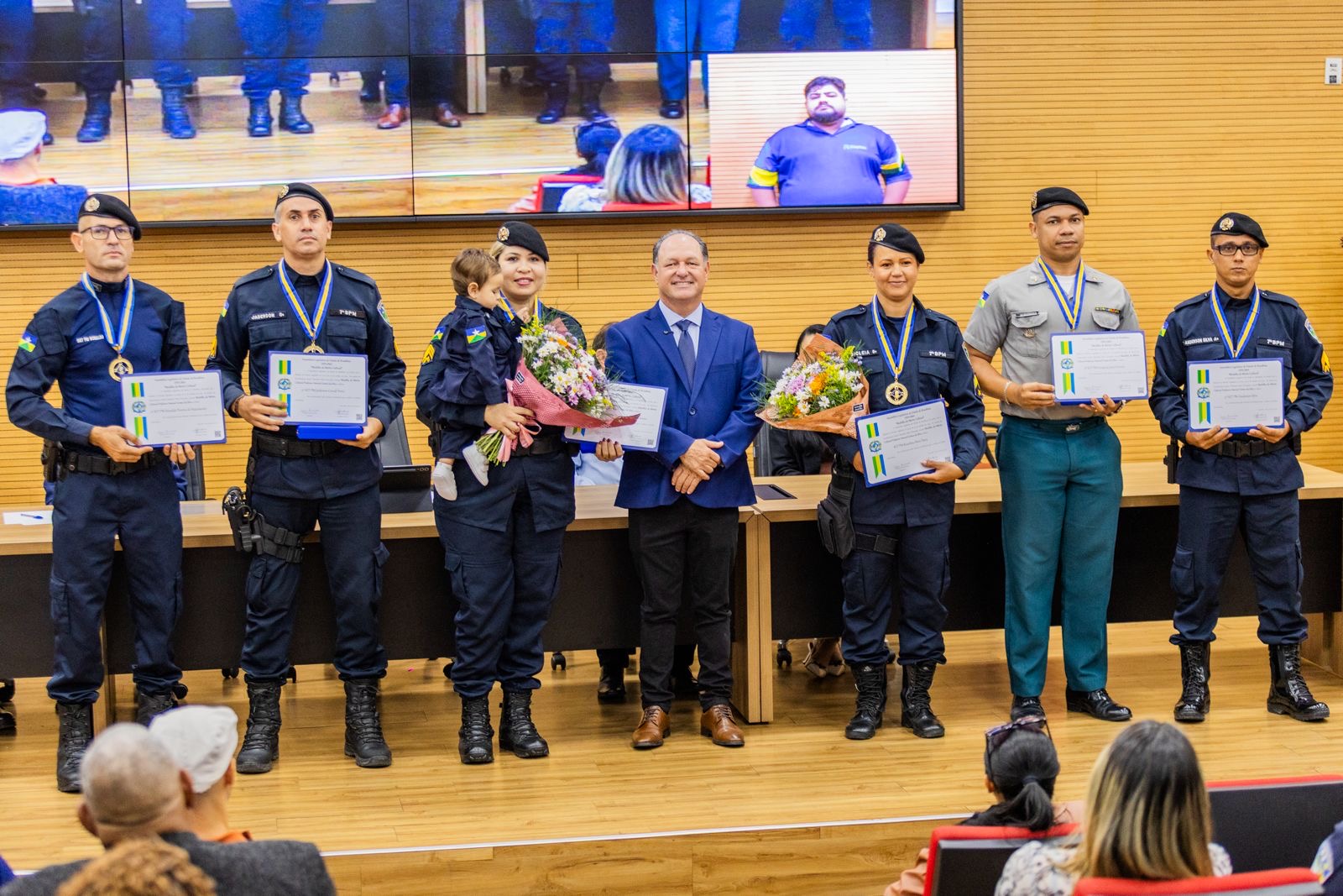 foto de capa da notícia com o título Sessão solene proposta pelo deputado Pedro Fernandes homenageia personalidades e instituições de Rondônia
