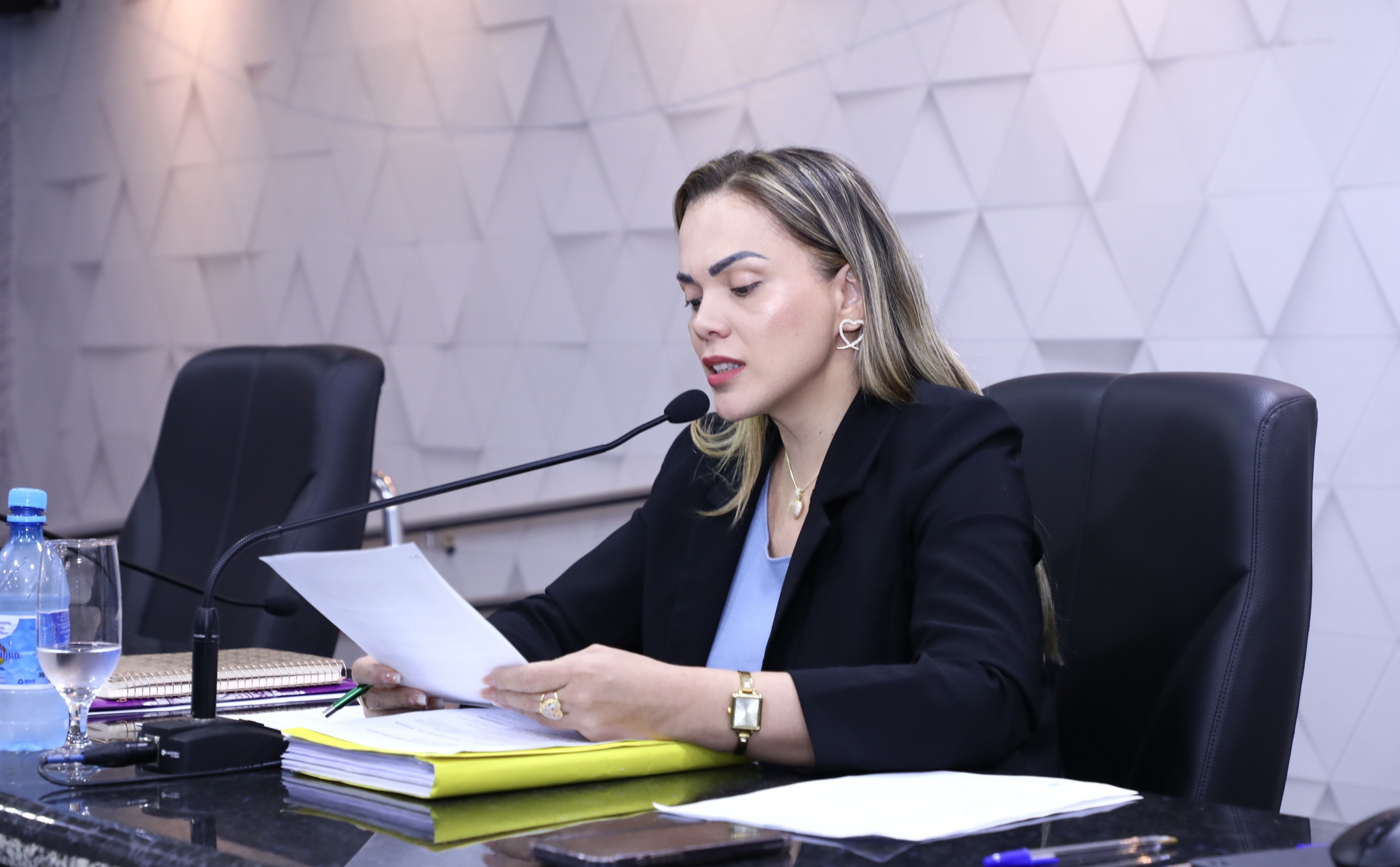 foto de capa da notícia com o título Cláudia de Jesus destina R$ 100 mil para compra de equipamentos em Campo Novo