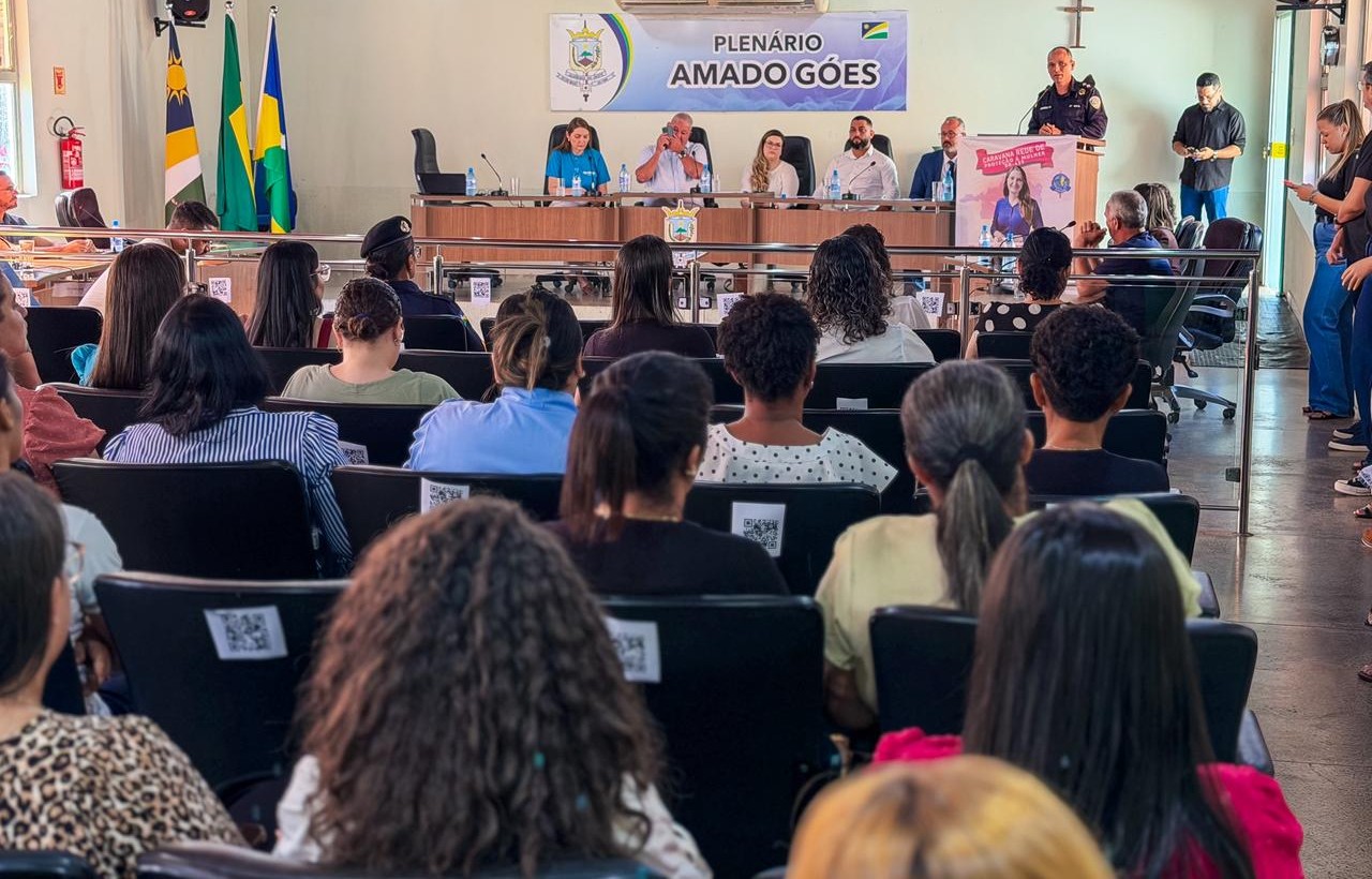 foto da notícia com o título Gislaine Lebrinha realiza caravana de proteção à mulher na BR-429 em Alvorada