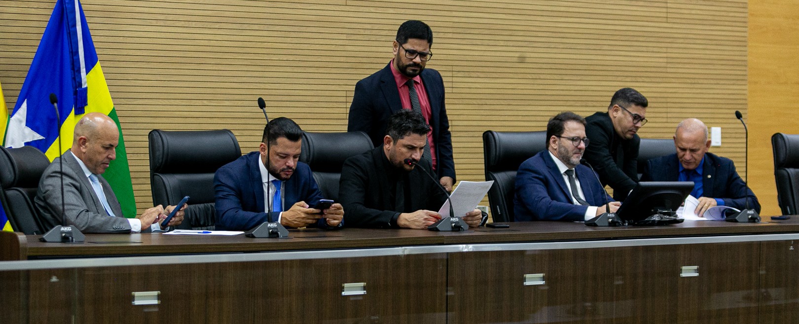 foto de capa da notícia com o título Deputados aprovam crédito suplementar de quase R$ 6 milhões para ajuste orçamentário do estado