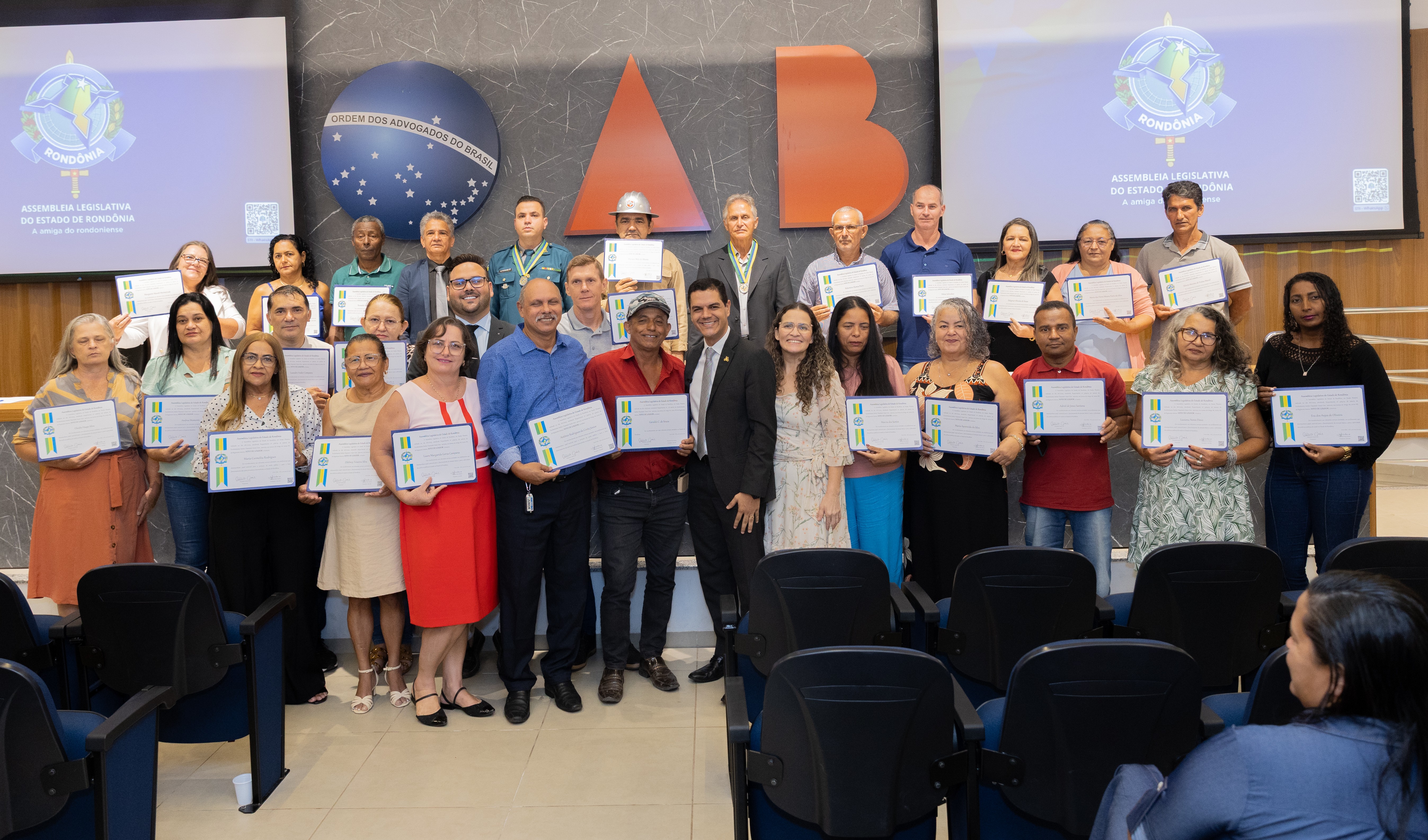 Sessão Solene I Homenagem a agentes de saúde, de endemias e personalidades