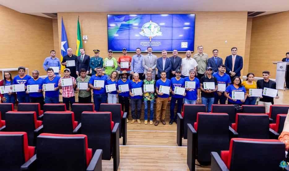 Sessão Solene | Homenagens a personalidades de Buritis e Ariquemes