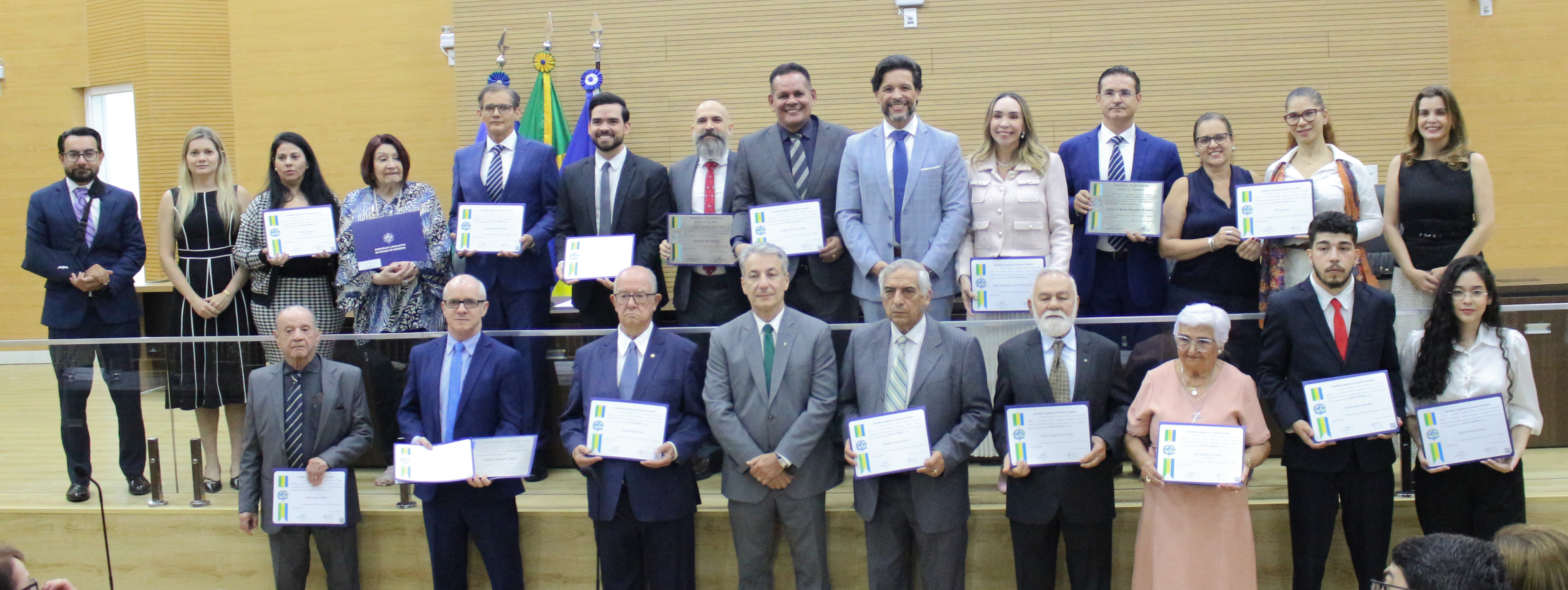 Sessão solene I Homenagem aos magistrados aposentados e pensionistas