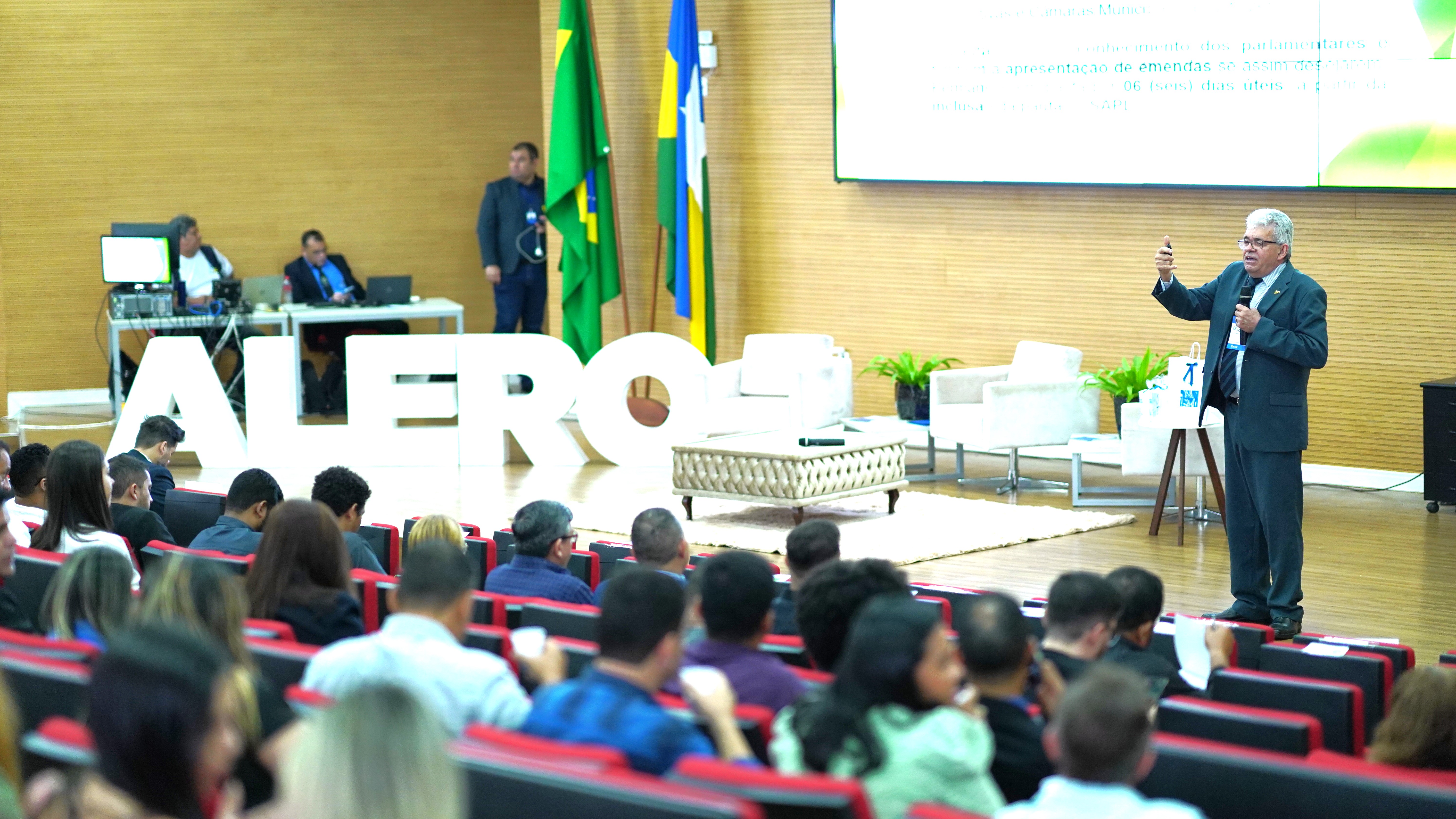 Tramitação do processo legislativo é tema no Fórum das CCJRs - News Rondônia
