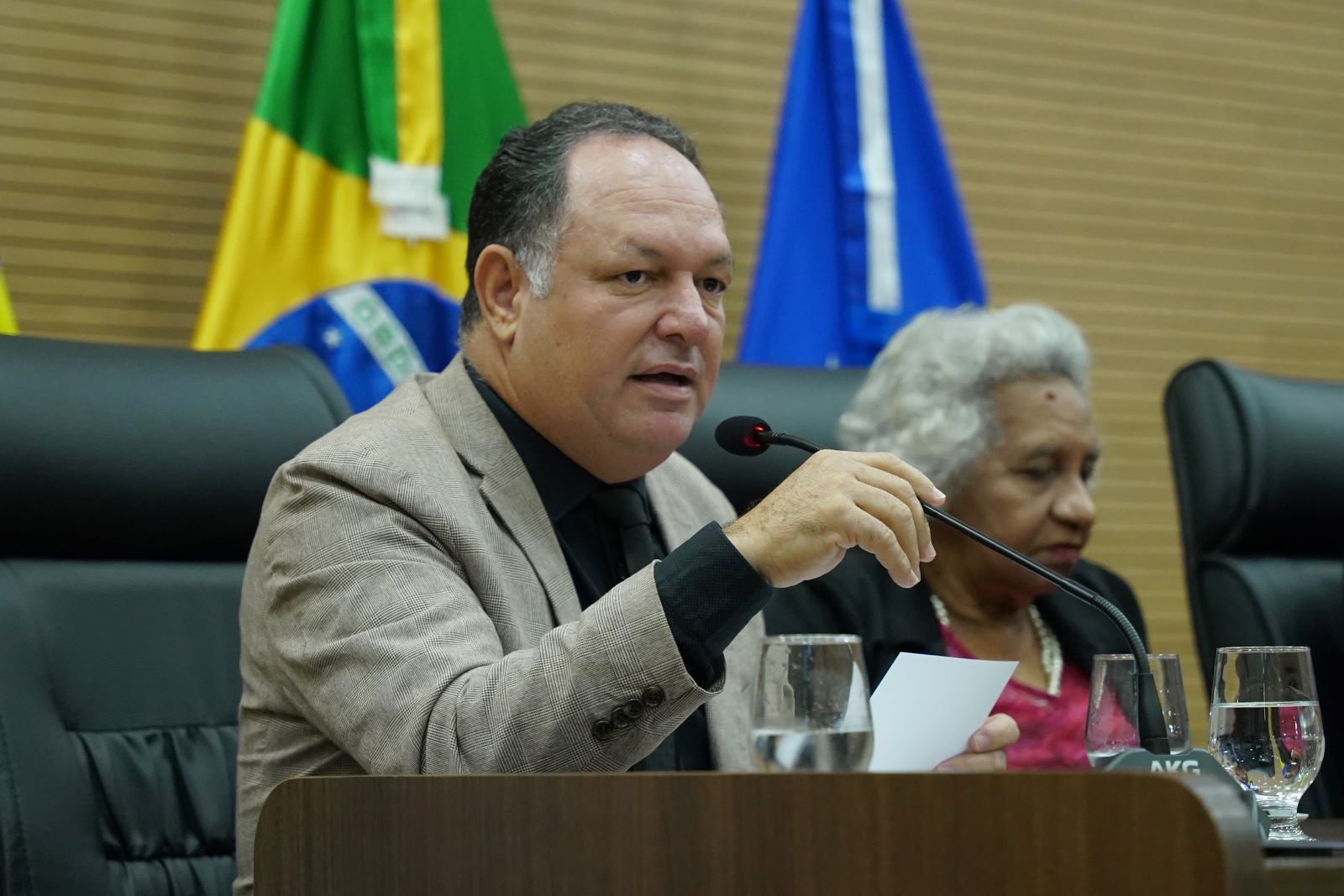 Pedro Fernandes ressaltou os homenageados da Casa de Leis (Foto: Rafael Oliveira I Secom ALE/RO)